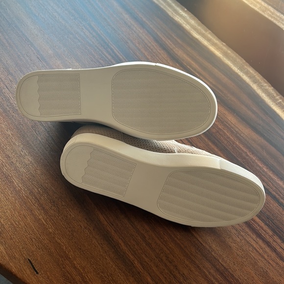 New - Picture 3 of 3